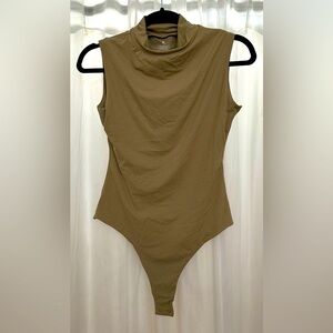Gently used Pumify Sz M bodysuit khaki color